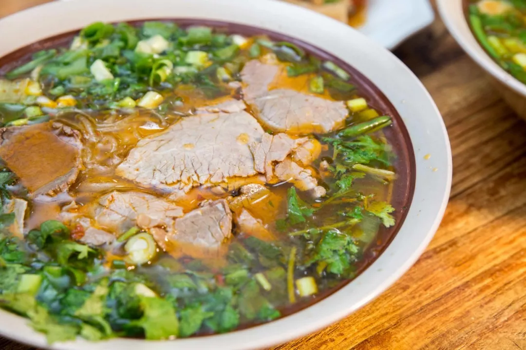 揭秘炊牛翁成本结构：打造美味牛肉火锅的秘密武器